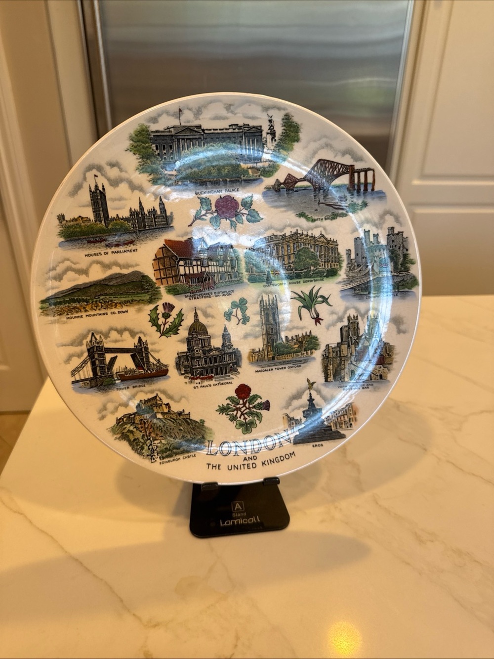 Adam’s London & United Kingdom Souvenir Decorative Wall Cabinet Plate 10”